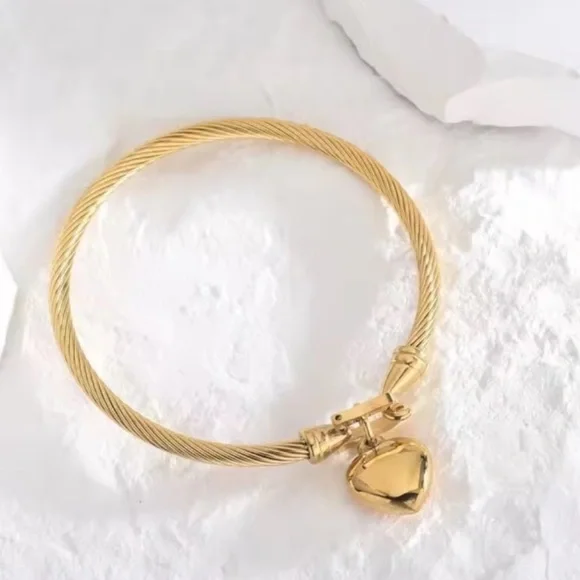 Anthropologie Gold Heart Charm Bracelet - Picture 5 of 6